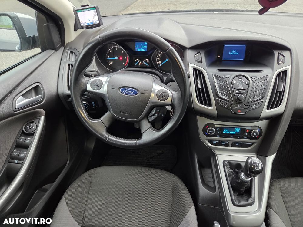 Ford Focus 1.6 TDCi DPF SYNC Edition - 8