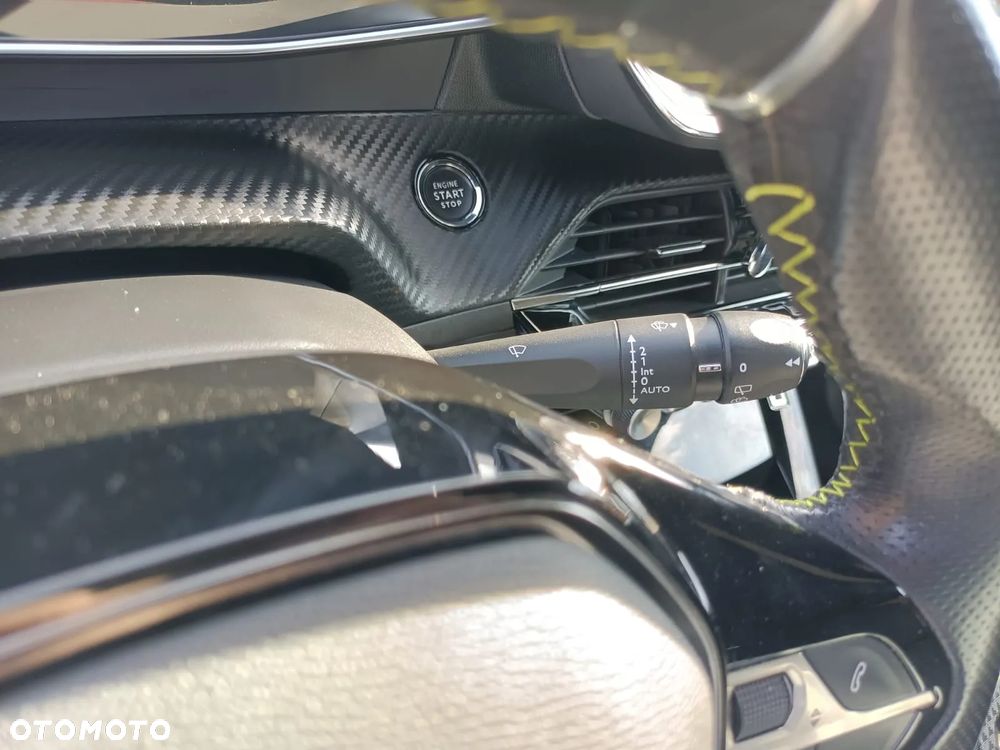 Peugeot 2008 1.2 PureTech GT Line S&S - 29