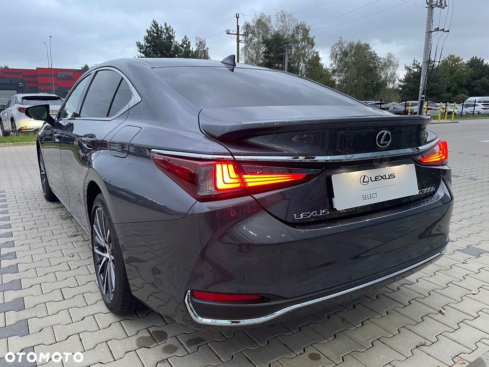 Lexus ES 300h Business Edition - 4