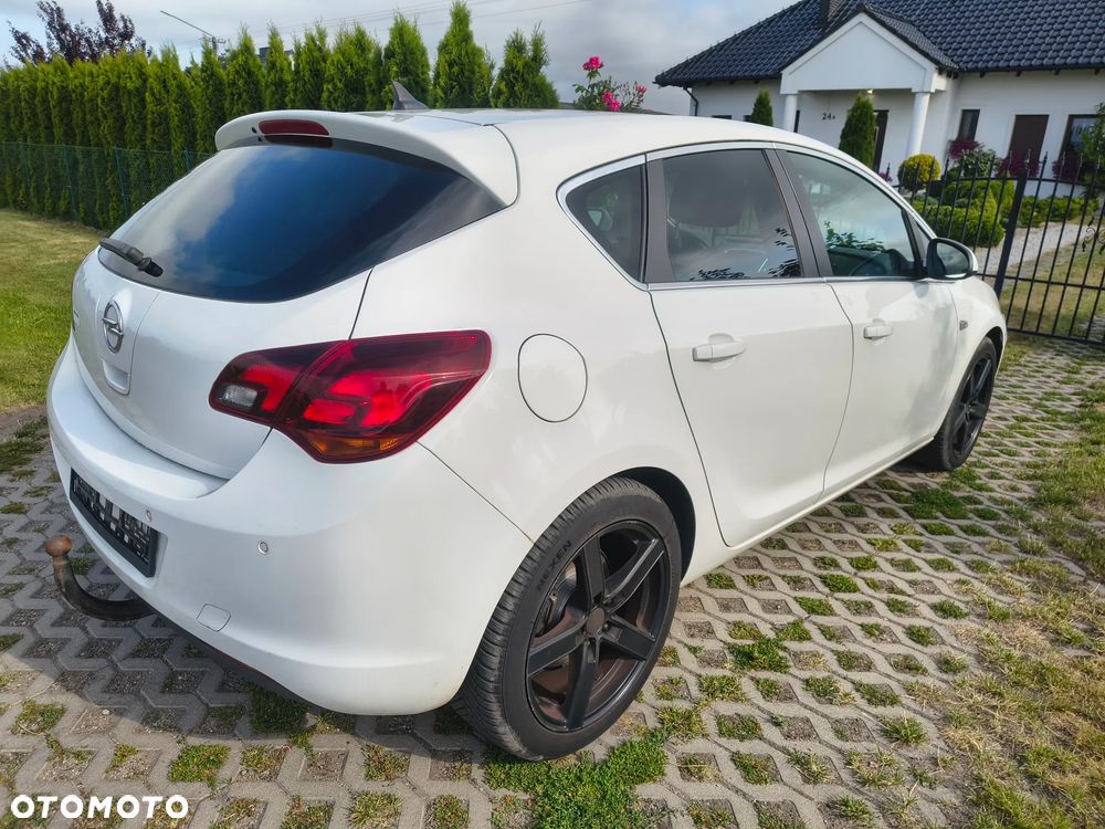 Opel Astra 1.6 Turbo Edition - 3