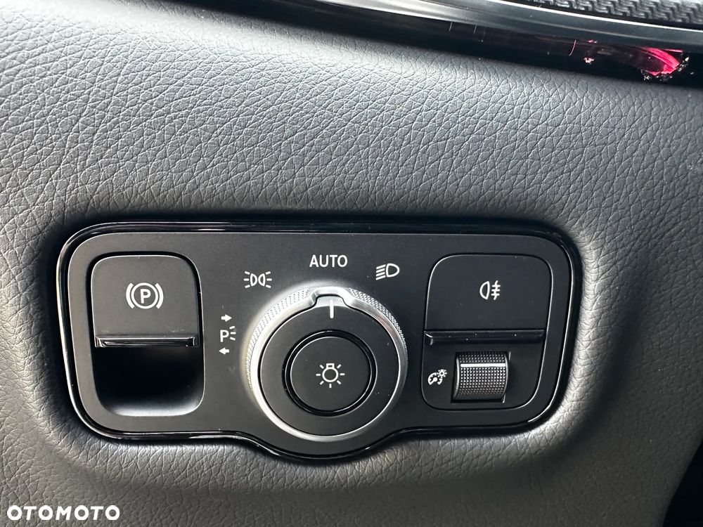 Mercedes-Benz Klasa V 300 d 4-Matic 9G-Tronic Exclusive (ekstra d³) - 12