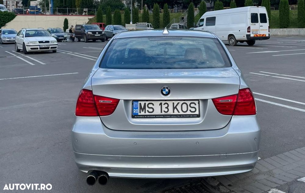BMW Seria 3 320i - 2