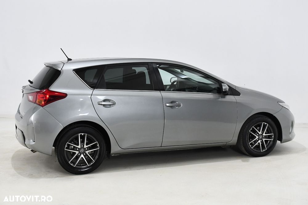 Toyota Auris - 10