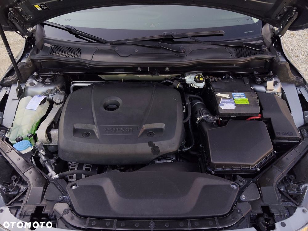 Volvo V40 T2 Momentum - 18