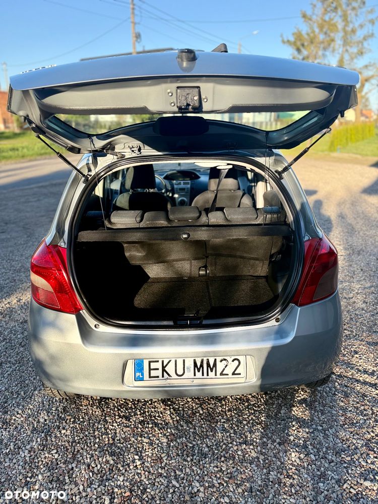 Toyota Yaris 1.3 - 10