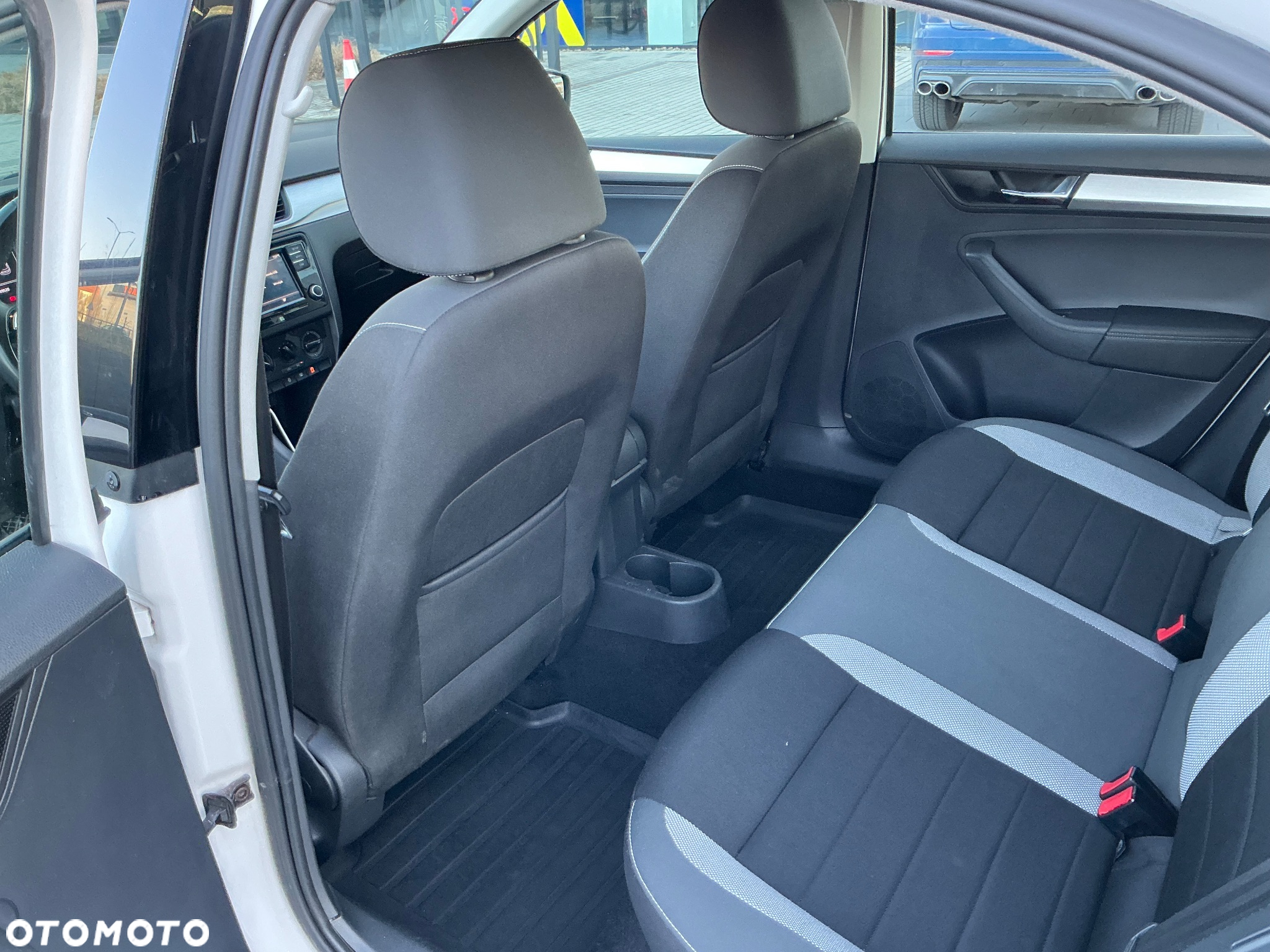Skoda RAPID 1.0 TSI Ambition - 23