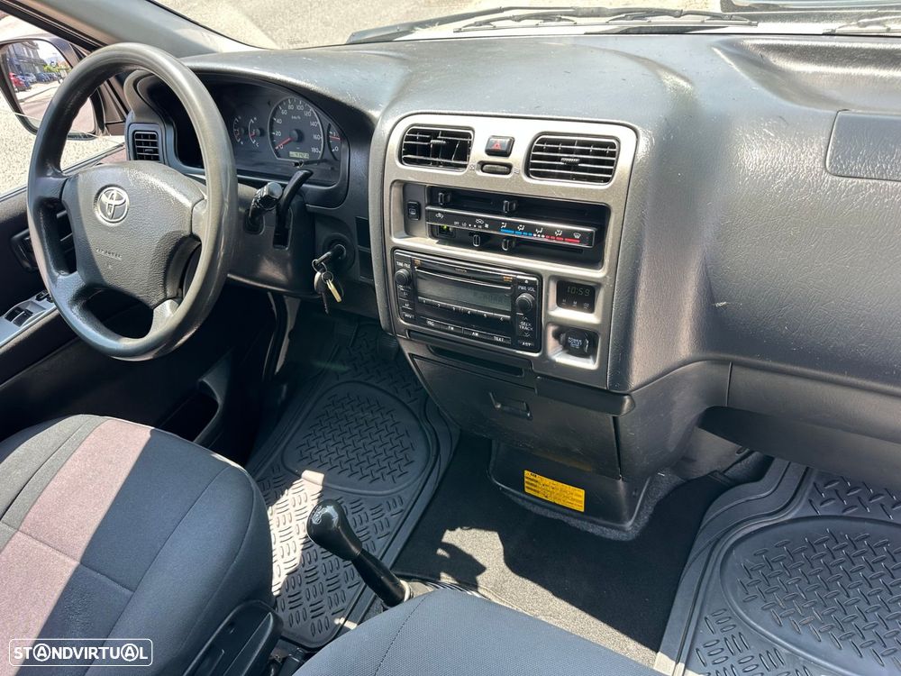 Toyota HiAce 2.5 D-4D Curto 2.8T AC - 8