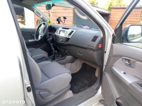 Toyota Hilux 3.0 D-4D SR5 - 6
