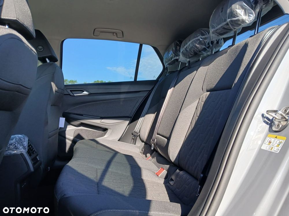 Volkswagen Golf - 8