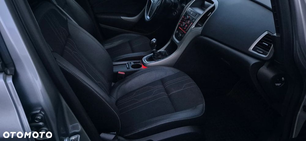 Opel Astra 1.4 T Cosmo - 26