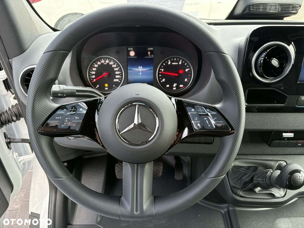 Mercedes-Benz Sprinter - 9