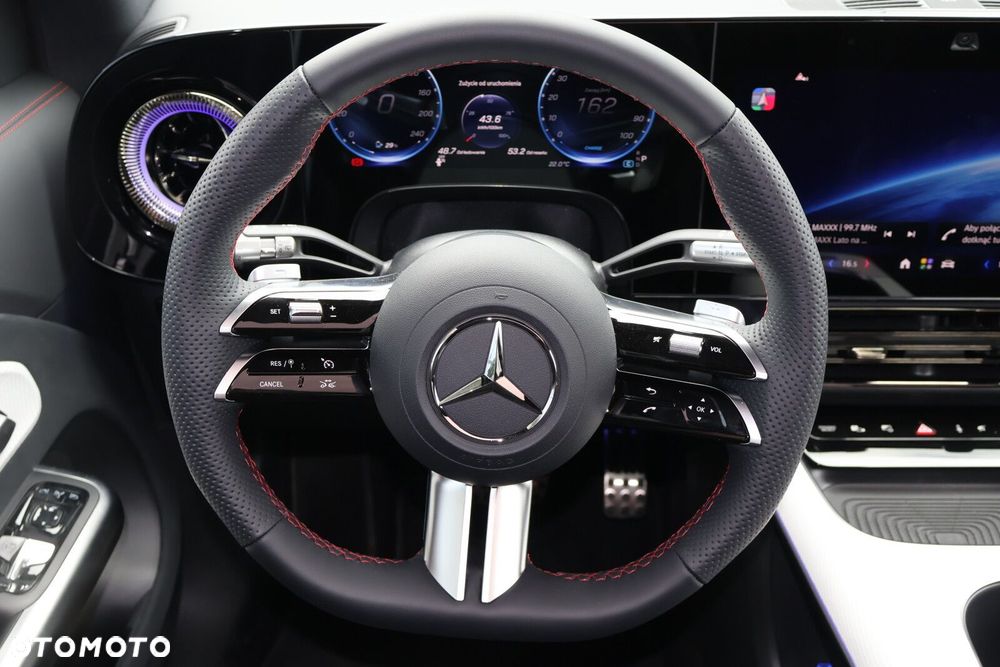 Mercedes-Benz GLB - 14