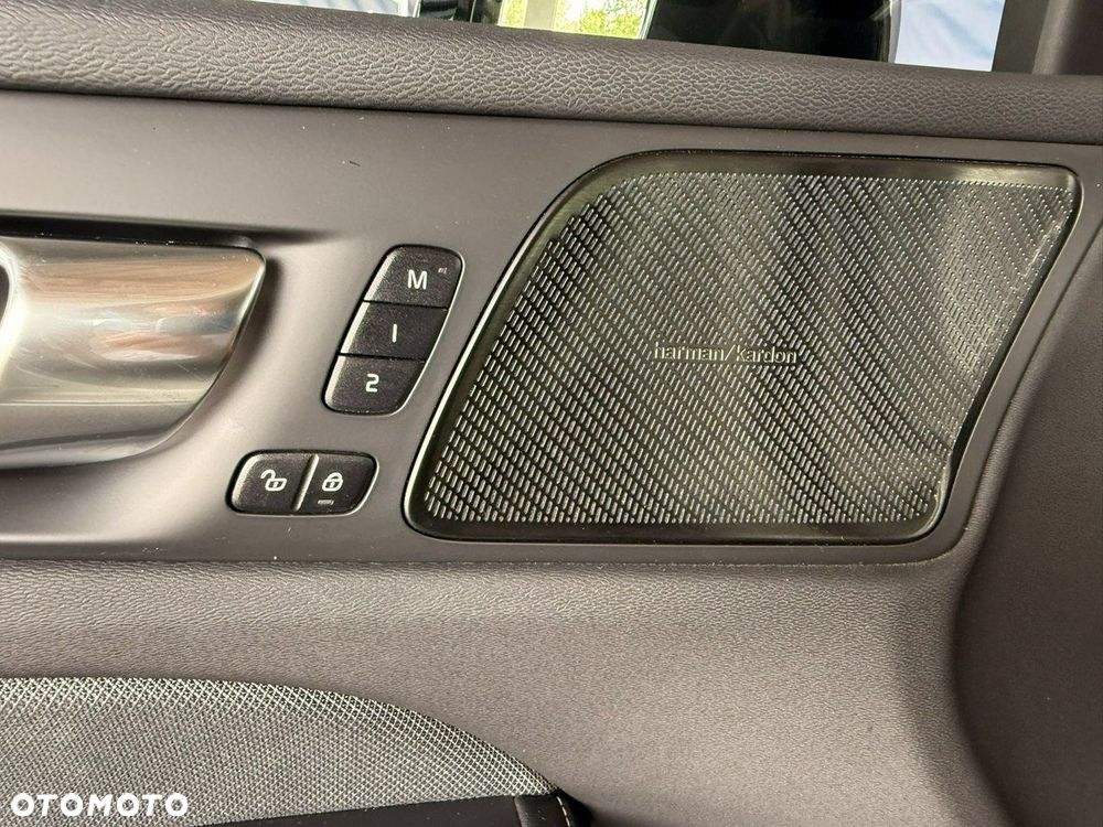 Volvo S60 B4 B R-Design - 17