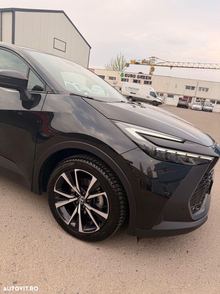 Utilizat Toyota C-HR 2023 - 24 800 EUR, 14 348 km - Autovit.ro