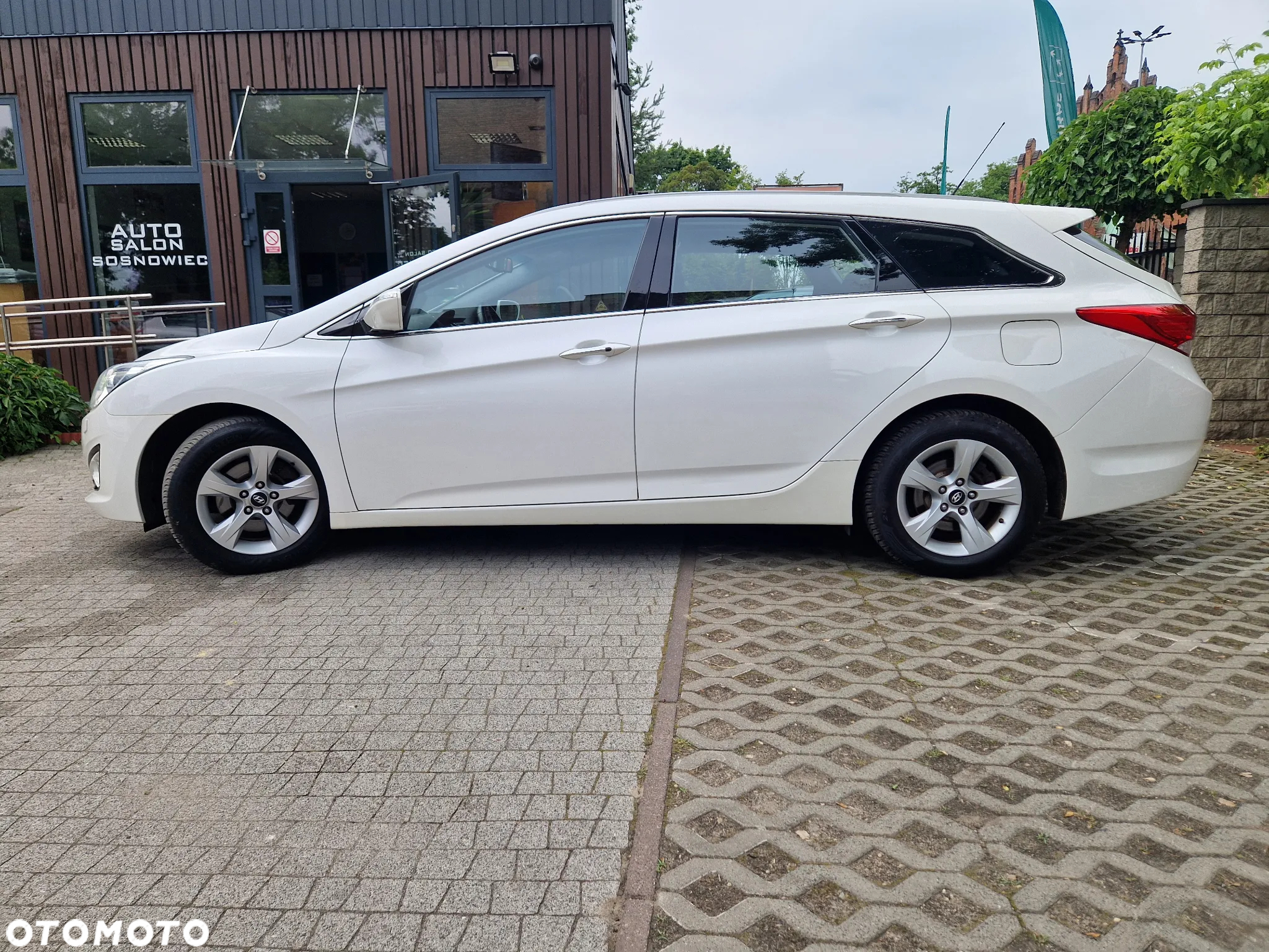 Hyundai i40 Kombi blue 1.6 Family+ - 22