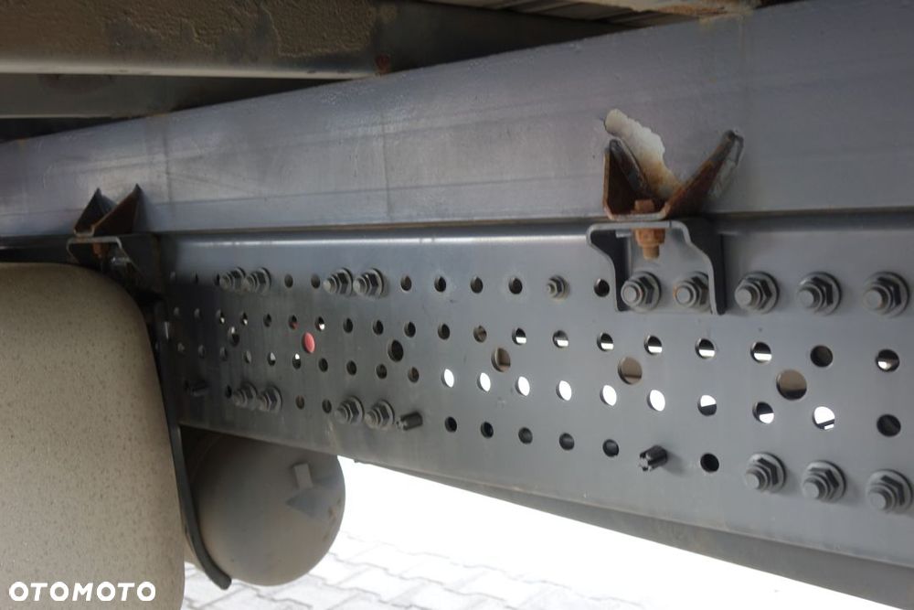 Mercedes-Benz ANTOS / 320 KM / 6x2 / FURGON / KONTENER / AUTOMAT / EURO 6 / OŚ PODNOSZONA - SKRĘTNA /  WINDA ZAŁADUNKOWA / - 23