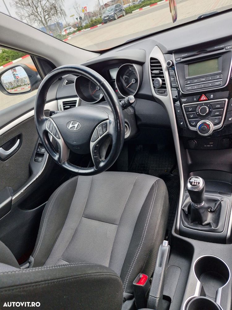 Hyundai i30 1.6 CRDI Premium - 8