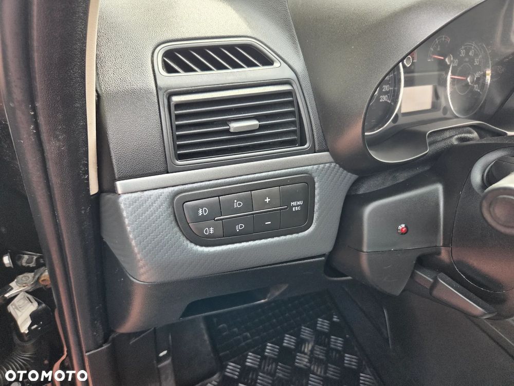 Fiat Grande Punto 1.4 8V Emotion - 33