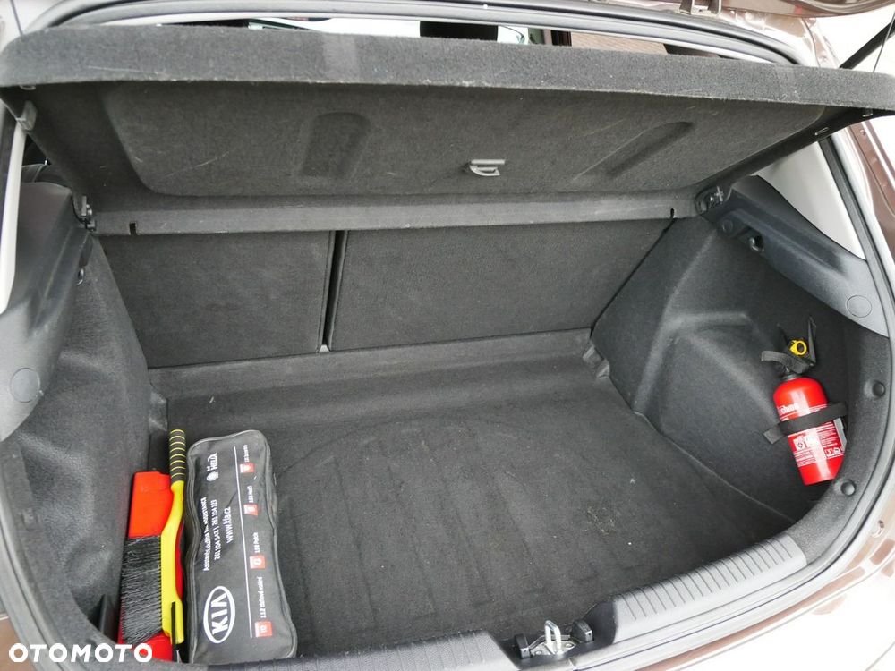 Kia Ceed - 14