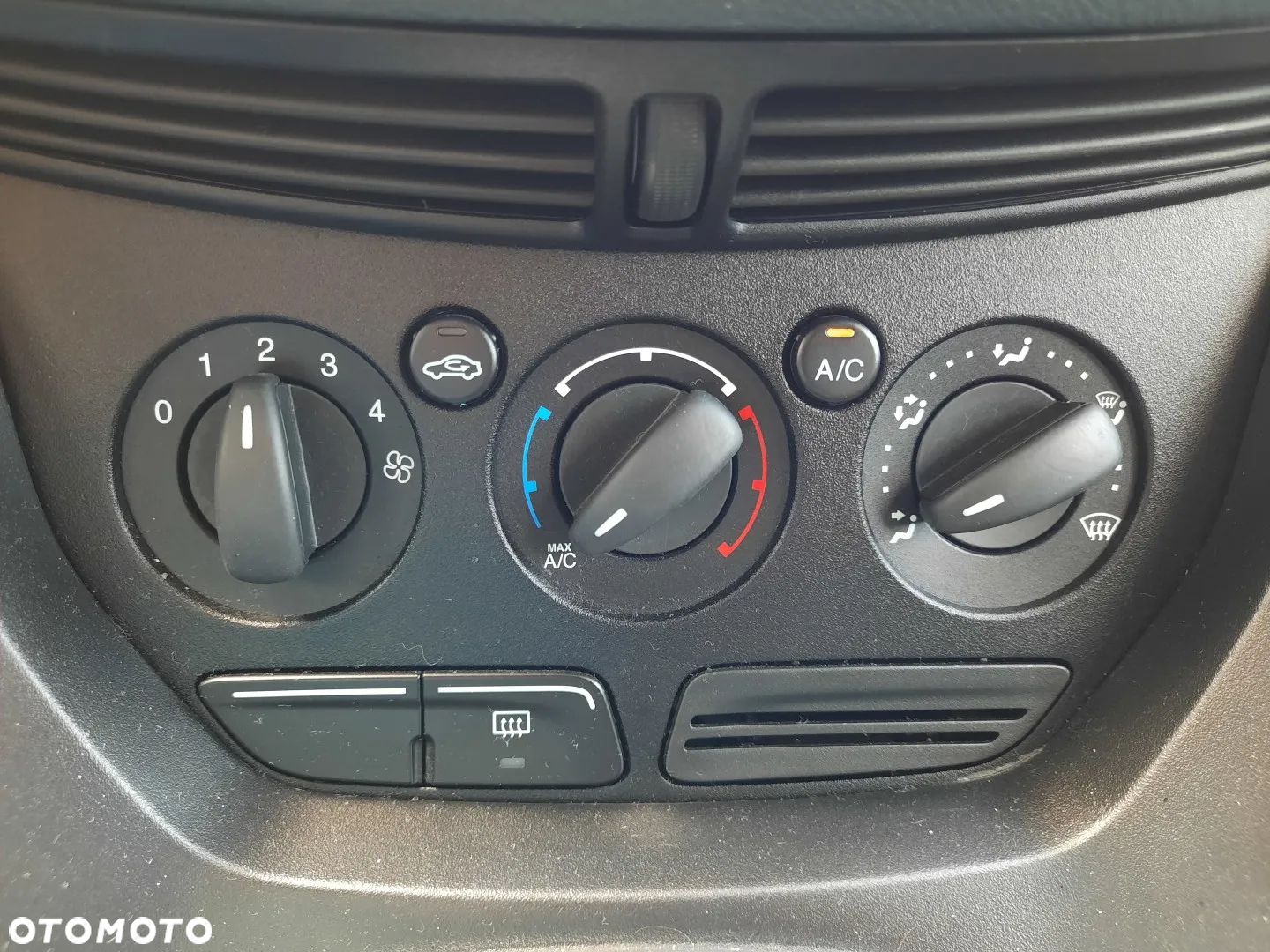 Ford Grand C-MAX 2.0 TDCi SYNC Edition - 36