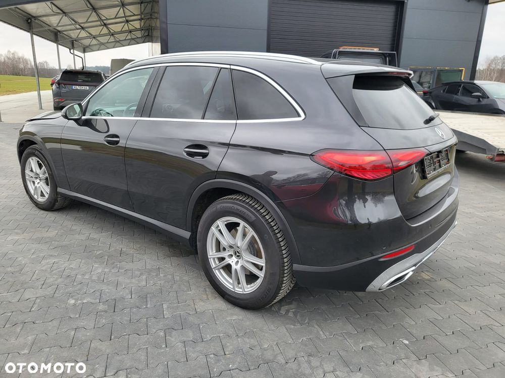 Mercedes-Benz GLC 300 4Matic 9G-TRONIC Exclusive - 3