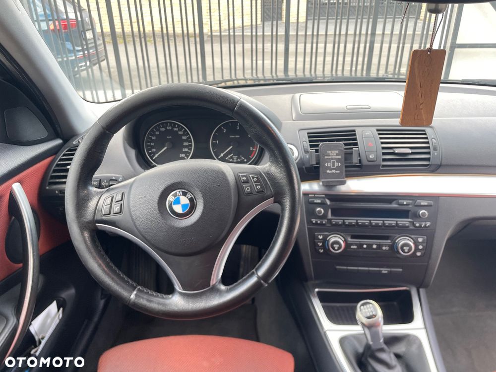 BMW Seria 1 118d - 23