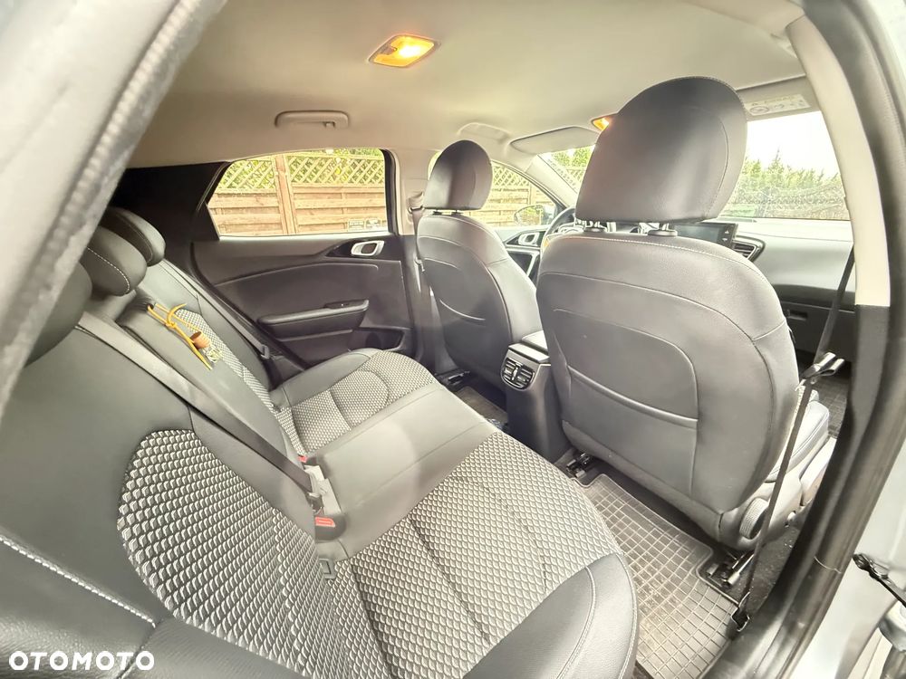 Kia XCeed 1.5 T-GDI Business Line DCT - 11