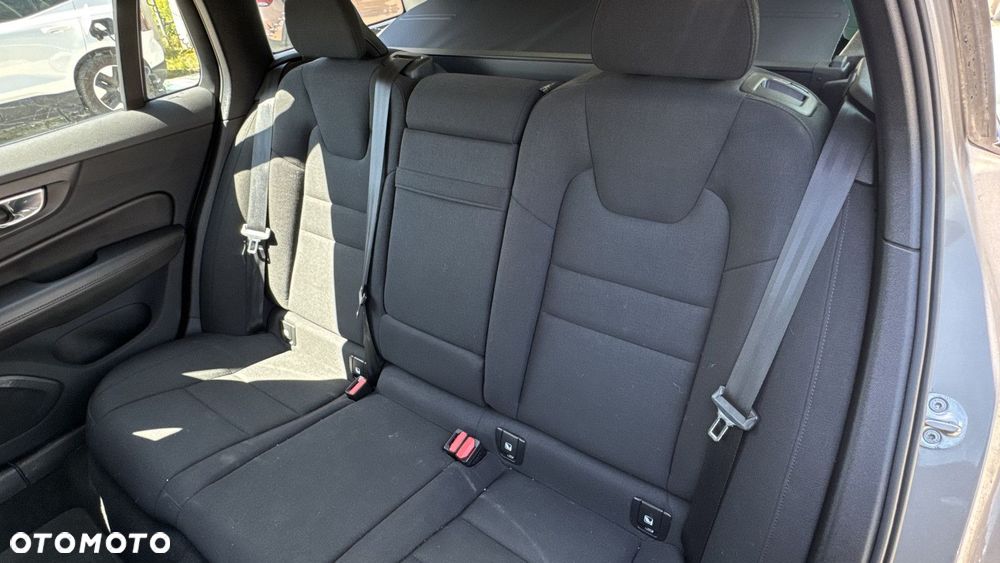 Volvo V60 Cross Country - 23