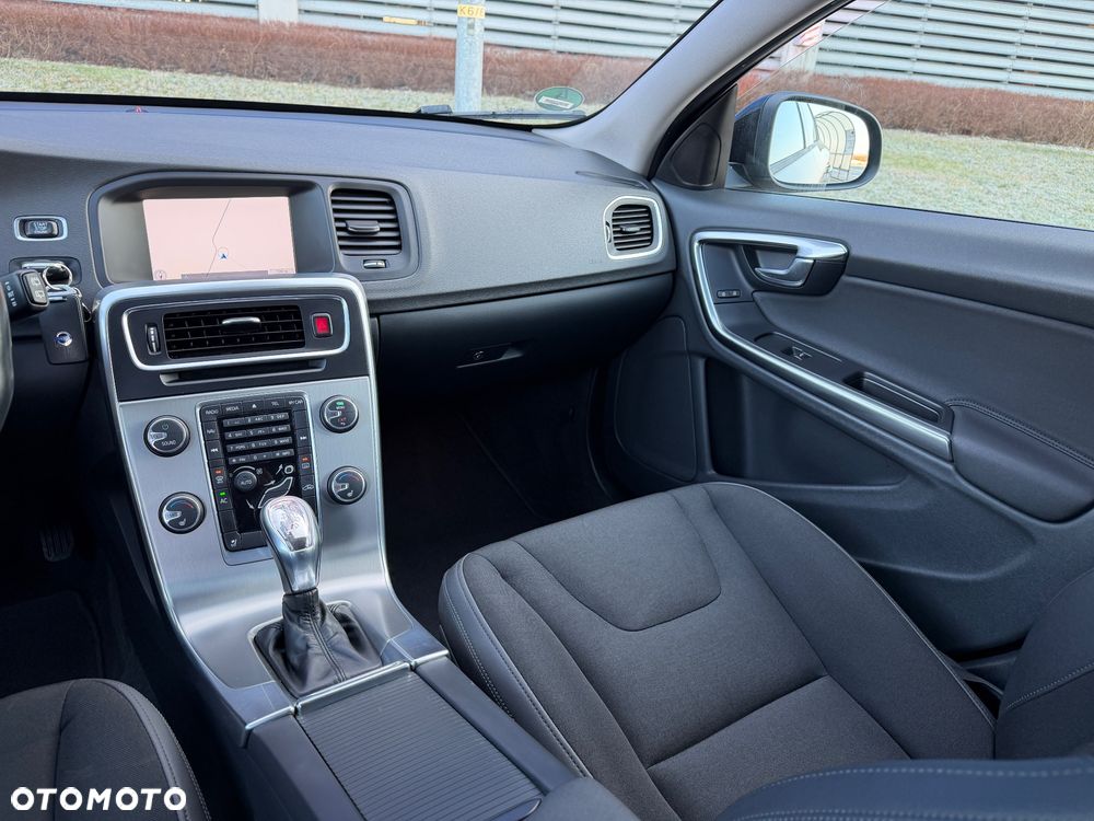 Volvo V60 D3 Summum - 19