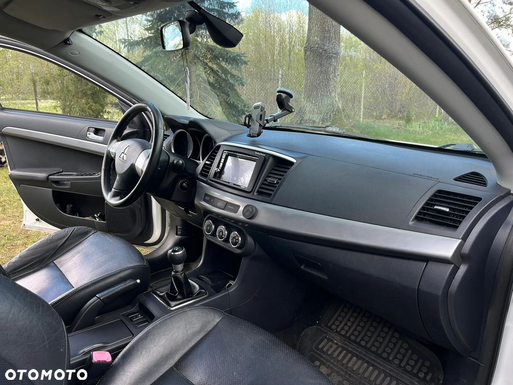 Mitsubishi Lancer - 16