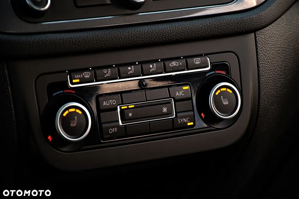 Volkswagen Tiguan 2.0 TDI DPF 4Motion BlueMotion Technology DSG Exclusive - 28