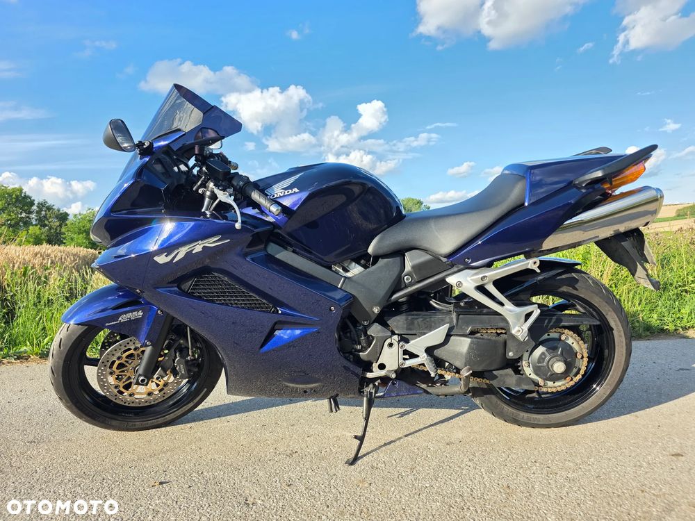 Honda VFR - 8