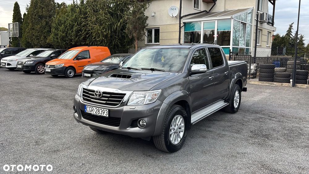 Toyota Hilux 2.5 D-4D SR - 32