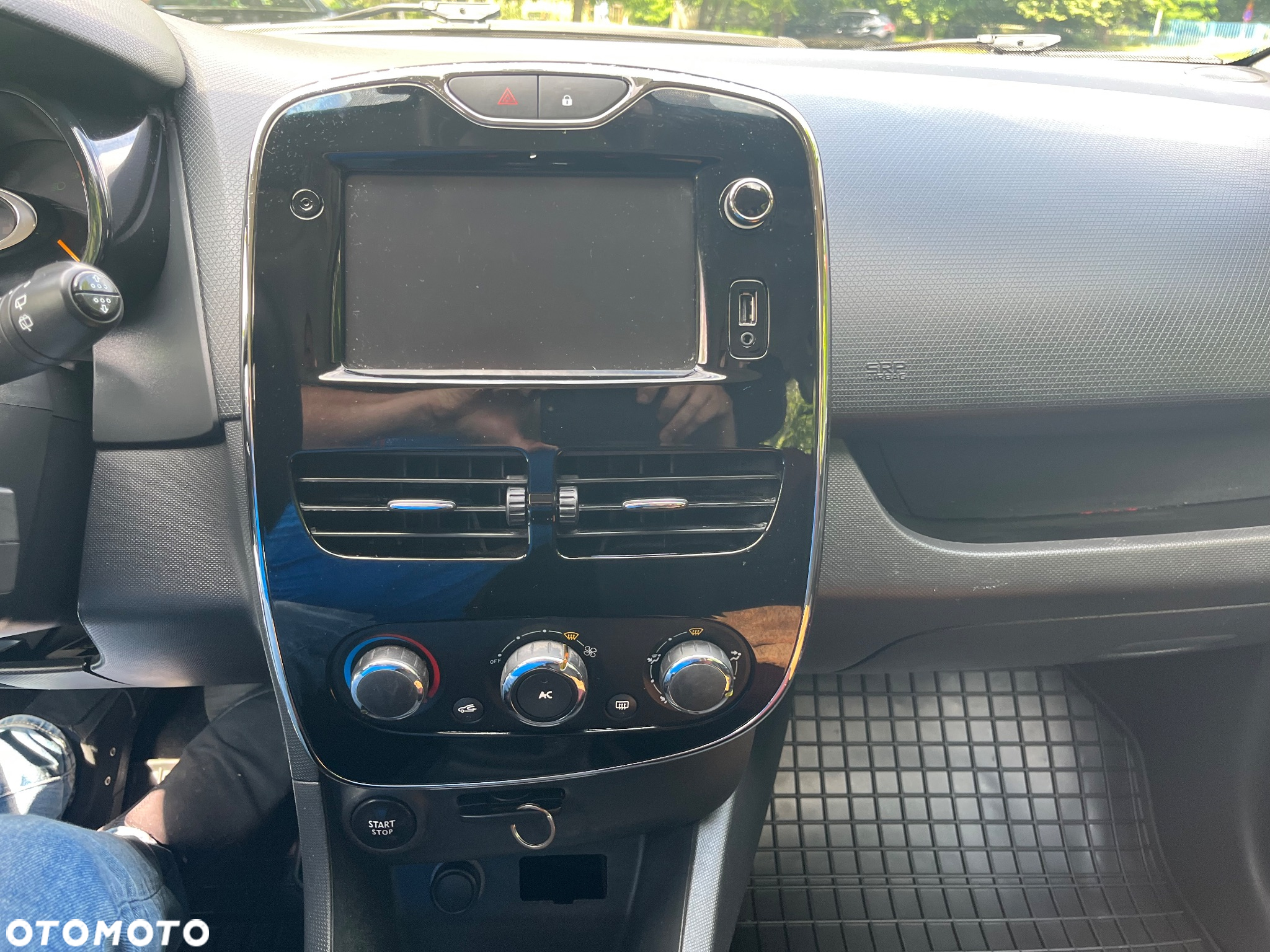 Renault Clio - 25