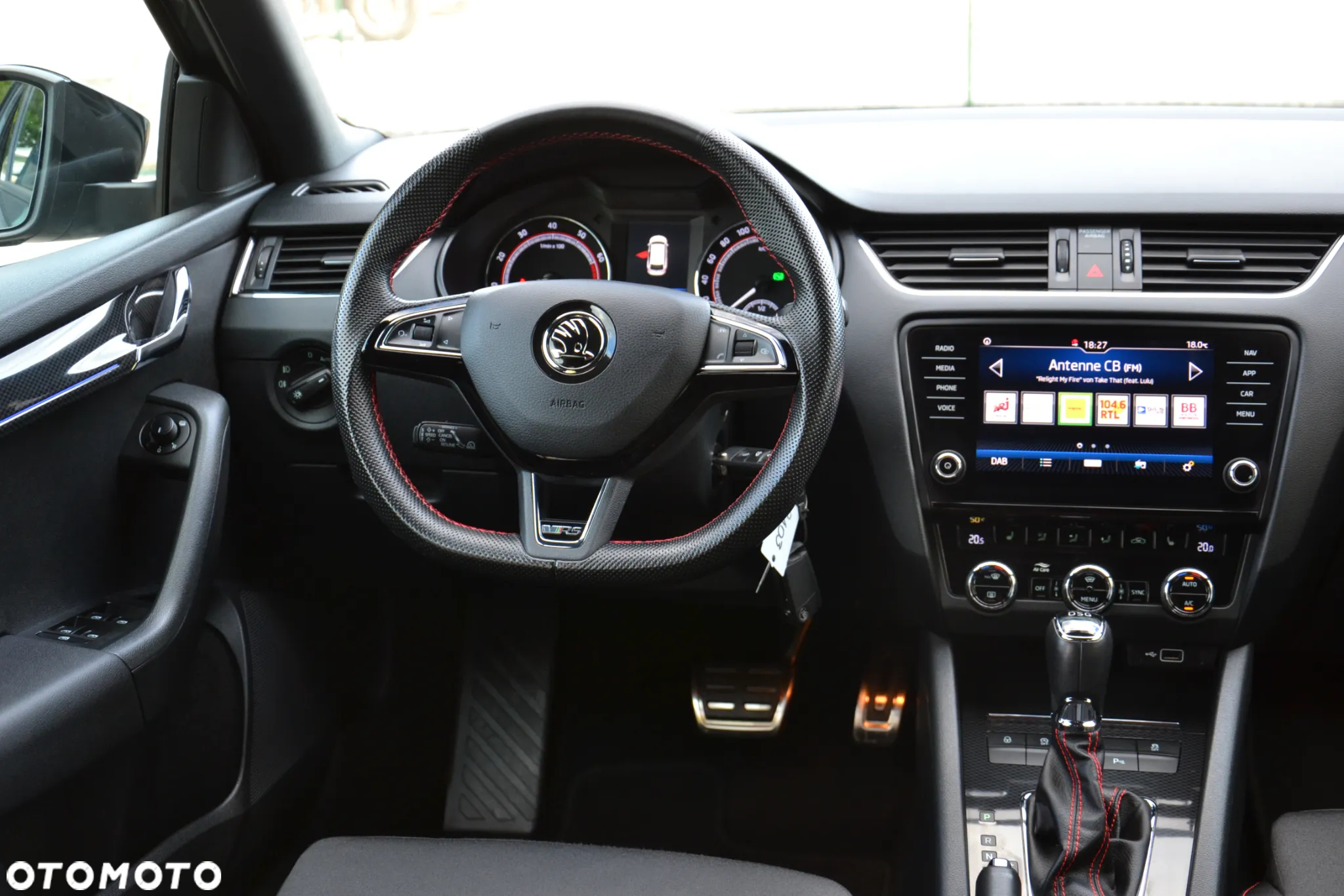 Skoda Octavia Combi 2.0 TSI DSG RS - 22