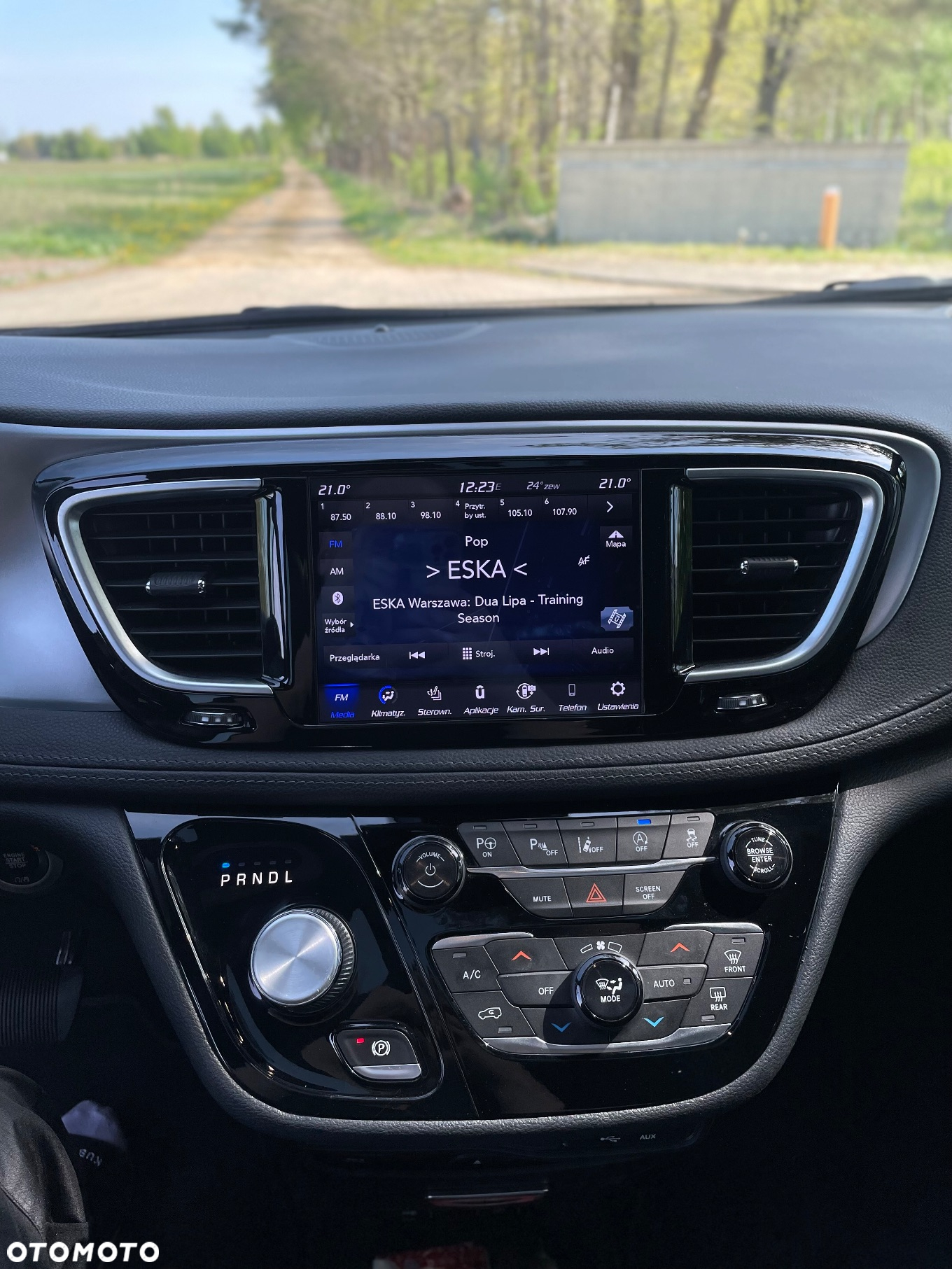 Chrysler Pacifica - 6