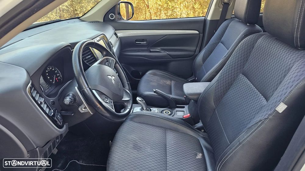 Mitsubishi Outlander - 13
