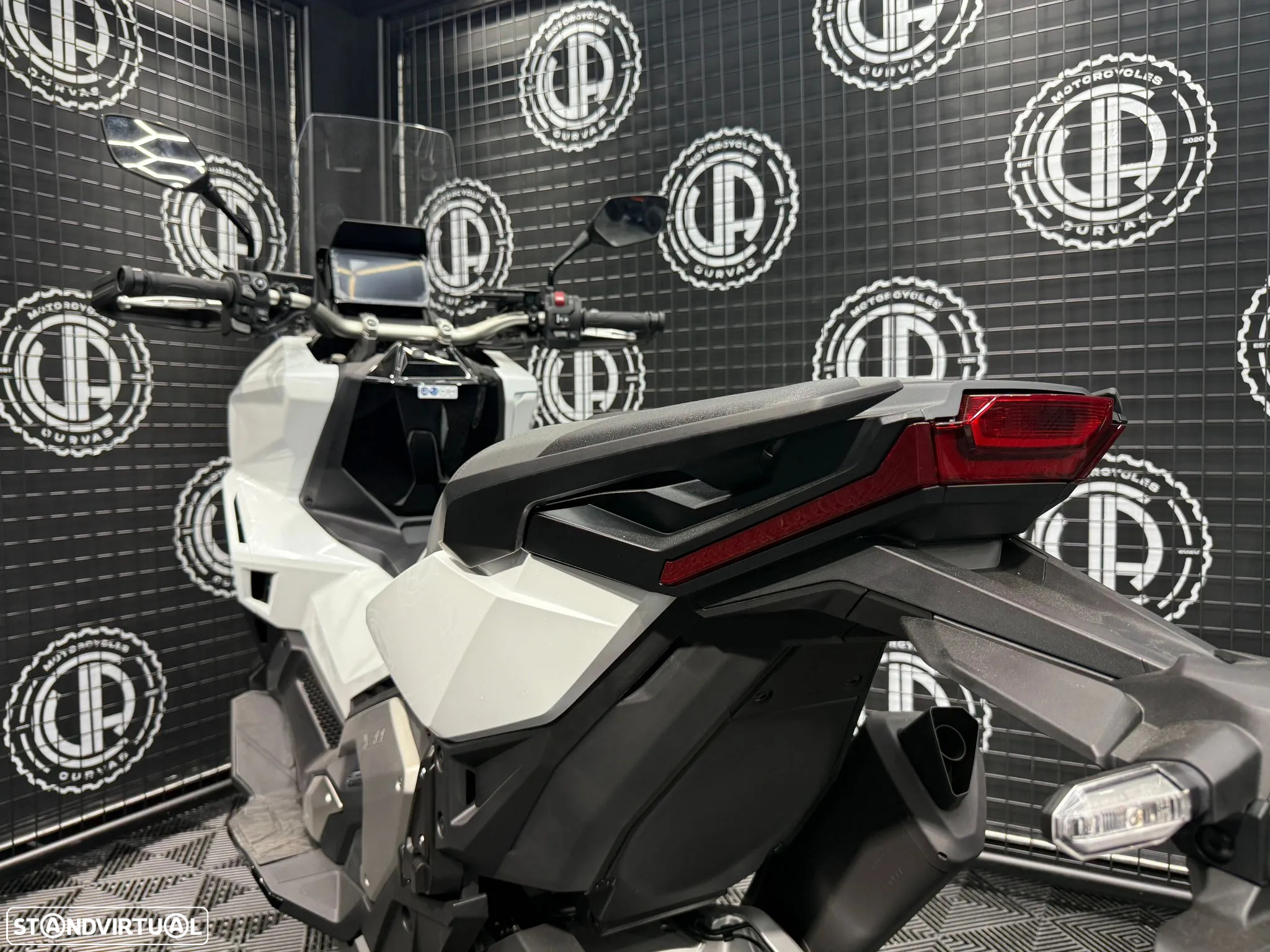 Honda X-ADV 750 - 6