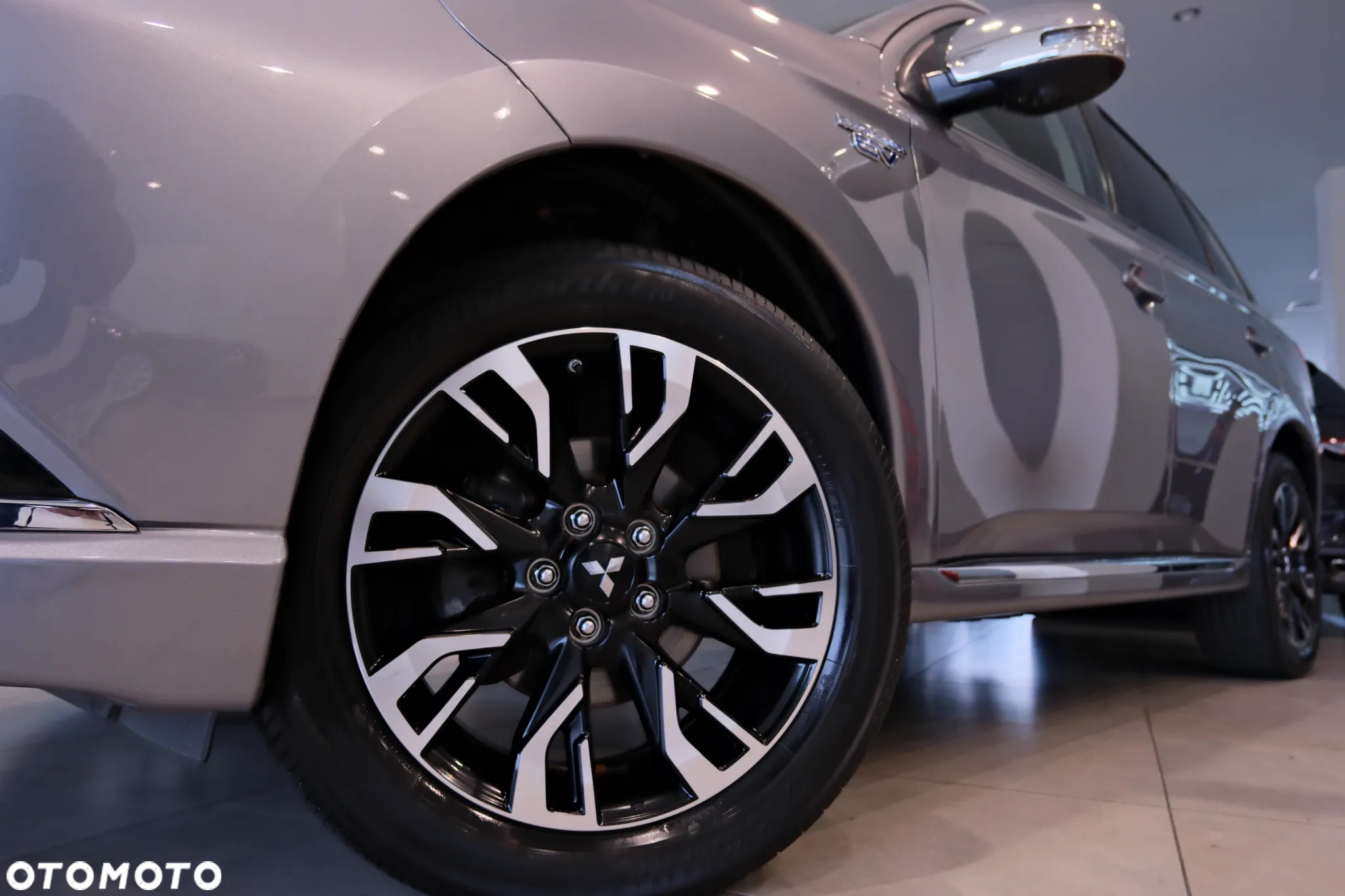 Mitsubishi Outlander 2.0 4WD Plug-In Hybrid - 22