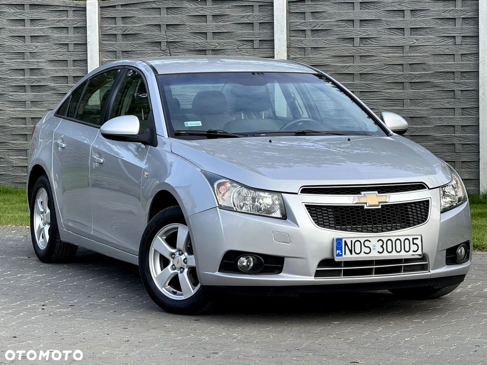Chevrolet Cruze 1.6 Base - 12