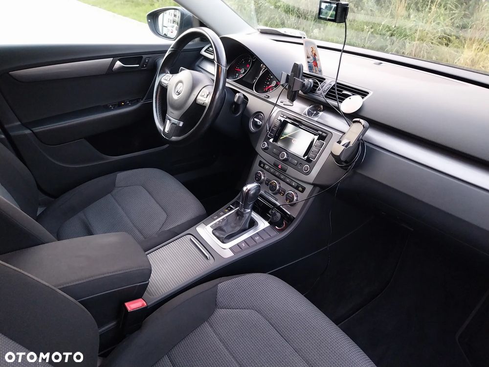 Volkswagen Passat 2.0 TDI Comfortline DSG - 18