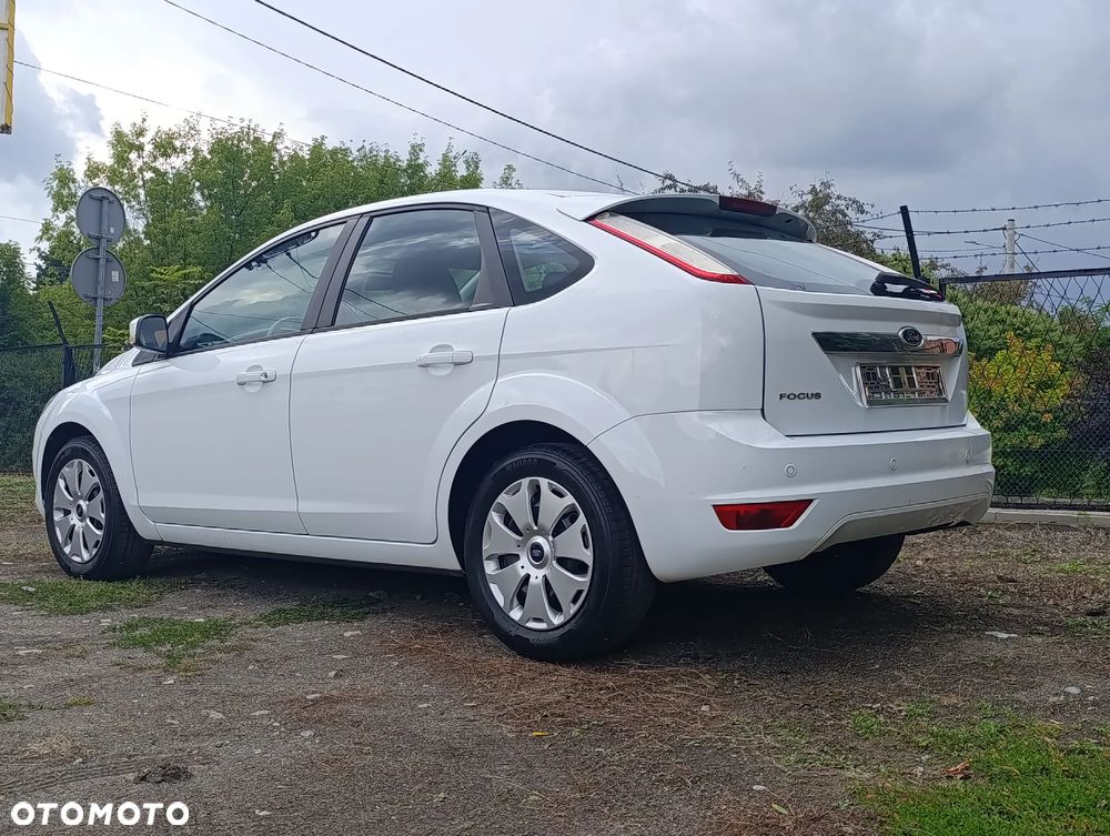 Ford Focus 1.6 Trend - 25