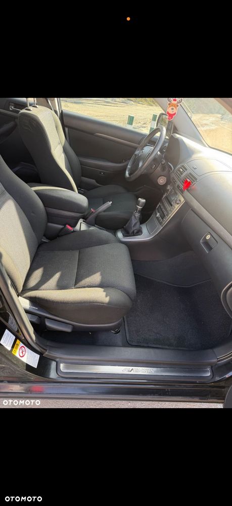 Toyota Avensis 2.0 D-4D Premium - 4
