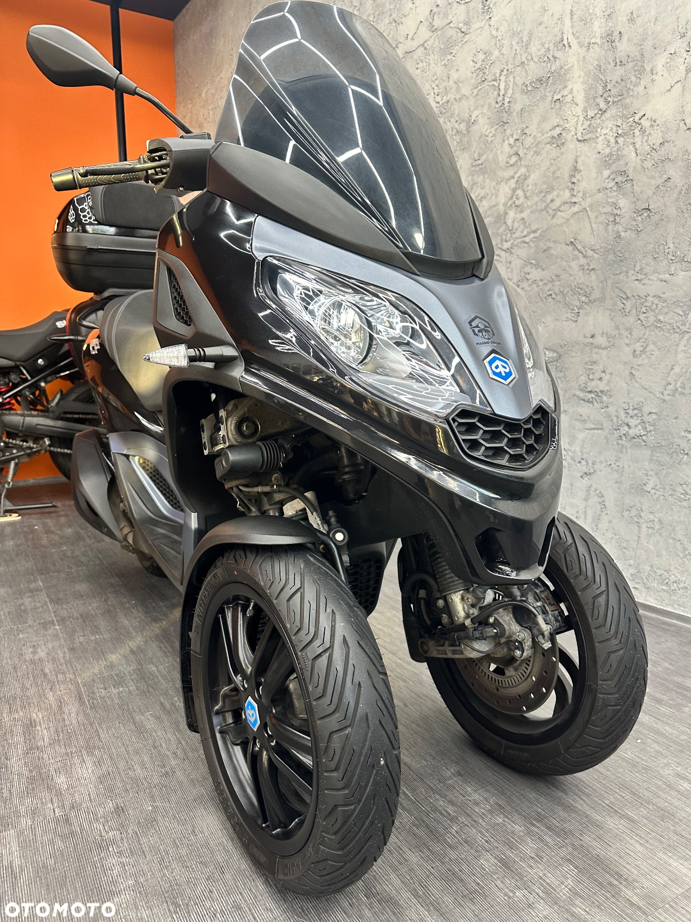 Piaggio MP-3 - 4