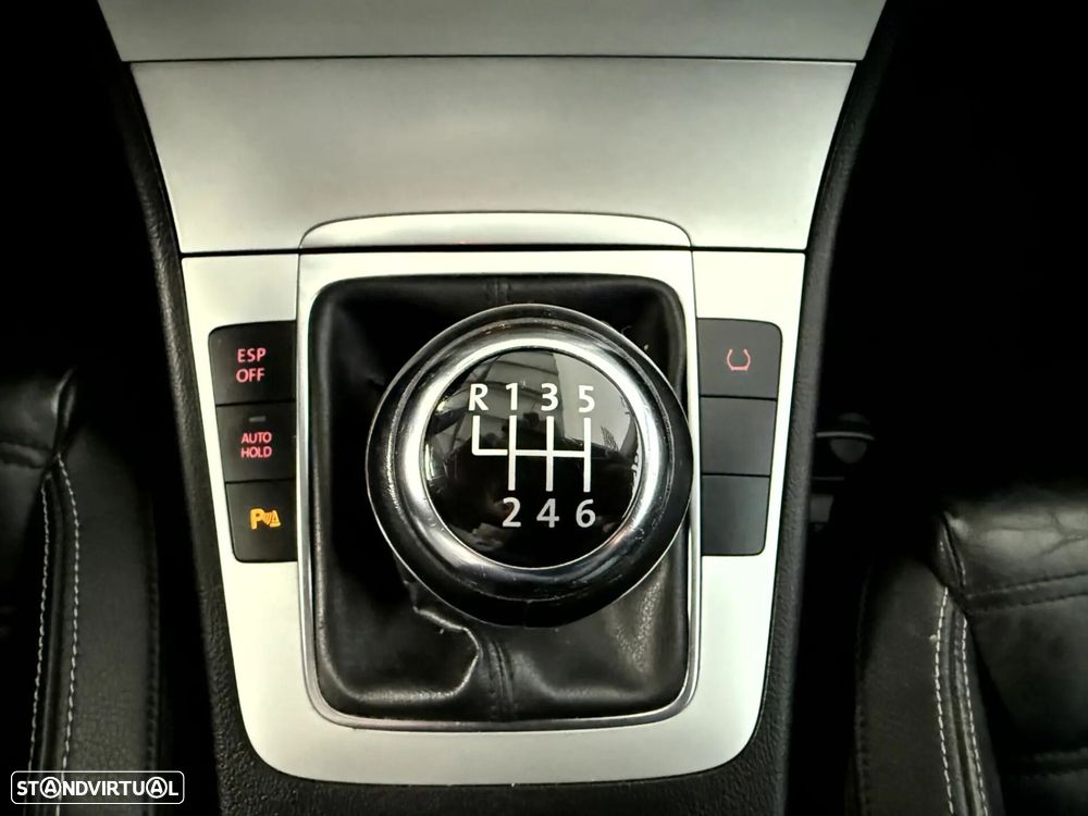 VW Passat CC 2.0 TDi BlueMotion - 28