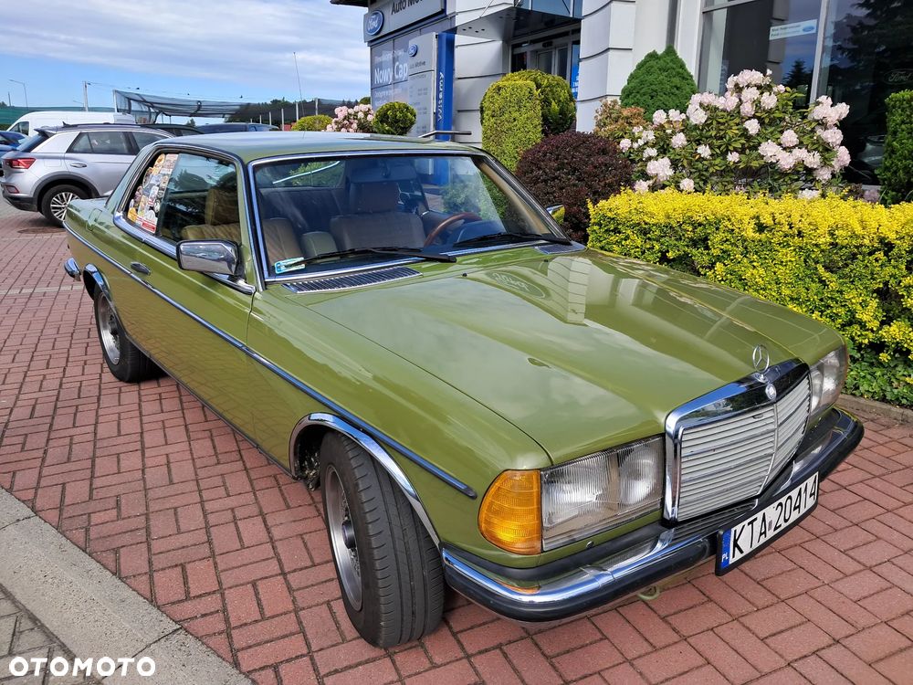 Mercedes-Benz W123 - 1