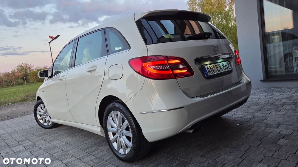 Mercedes-Benz Klasa B 180 (BlueEFFICIENCY) - 25