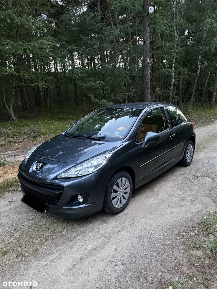 Peugeot 207 - 1