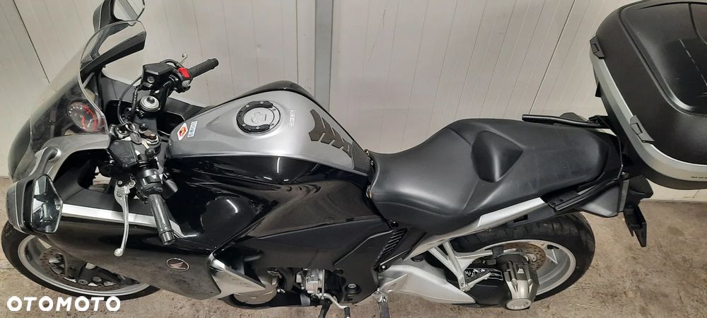 Honda VFR - 11