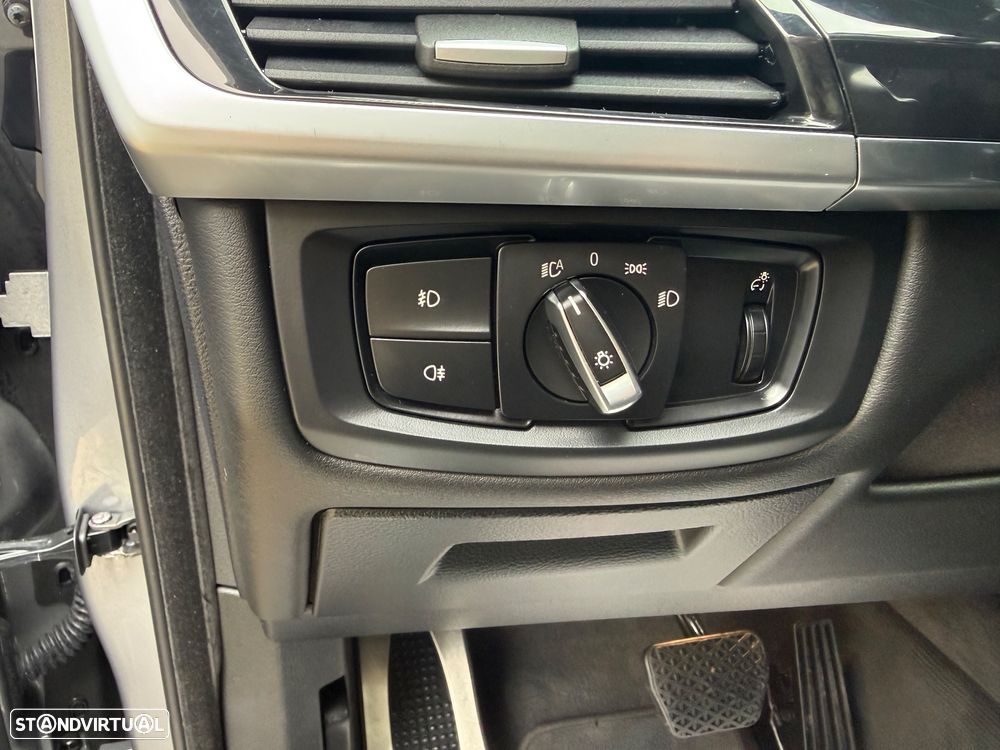 BMW X5 25 d xDrive Pack M 50 anos - 28